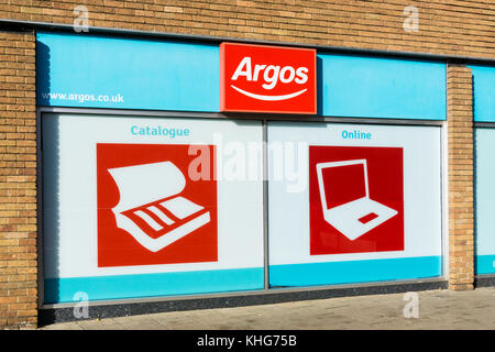 Opzioni del catalogo online o di shopping in un negozio di Argos. Foto Stock