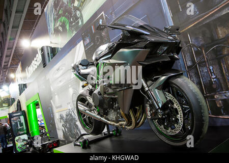 Birmingham, Regno Unito. Xviii Nov, 2017. Kawasaki H2r sul display della Kawasaki stand al motociclo credito live: Steven roe/Alamy Live News Foto Stock