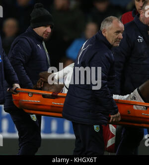 FERITO TAMMY ABRAHAM BURNLEY V SWANSEA CITY BURNLEY V SWANSEA CITY PREMIER LEAGUE 18 NOVEMBRE 2017 GBB5435 USO STRETTAMENTE EDITORIALE SOLO. Se Il Giocatore/I Giocatori Rappresentati In Questa Immagine Sono/Stanno Giocando Per Un Club Inglese O Per La Squadra Nazionale Dell'Inghilterra. Poi Questa Immagine Può Essere Utilizzata Solo Per Scopi Editoriali. Nessun Uso Commerciale. I Seguenti usi sono inoltre limitati ANCHE SE IN UN CONTESTO EDITORIALE: Utilizzo in conjuction con, o parte di, qualsiasi audio, video, dati, elenchi di fixture, logo club/campionato, scommesse, giochi o qualsiasi servizio 'live'. Sono Inoltre Limitate Le Utilizzazioni In Pubblico Foto Stock