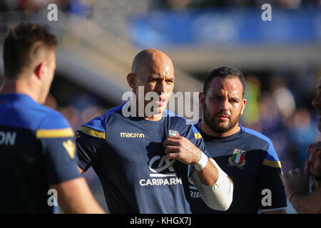 Firenze, Italia. Il 18 novembre 2017. Italia del capitano Sergio Parisse chiama il gioco durante il warm up del novembre internazionale test match tra Italia e Argentina. Massimiliano Carnabuci/Alamy Live News Foto Stock