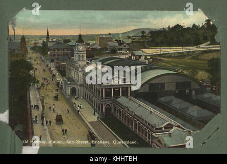 Questa fotografia mostra la stazione ferroviaria centrale su Ann Street a Brisbane, intorno al 1905. La stazione è un importante punto di riferimento storico nello sviluppo di Brisbane come importante nodo di trasporto nel Queensland. Foto Stock