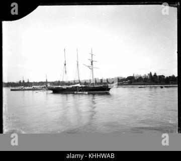 La steam yacht ST GEORGE ancorata in una fattoria Cove, Sydney Harbour (8136977972) Foto Stock