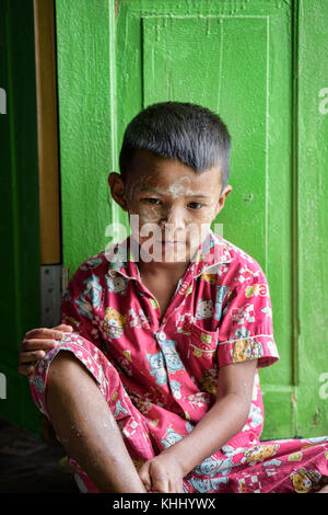 Ritratto di un ragazzo moken, arcipelago Mergui, myanmar Foto Stock