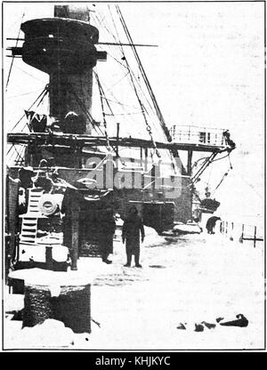 La prima guerra mondiale - la Royal Navy - 1919 - sul ponte di un British 1a Guerra Mondiale corazzata dopo una tempesta di neve Foto Stock