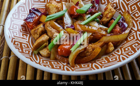 Pollo e verdure cinesi STIR FRY, Cinese-stile kung pao chicken Foto Stock
