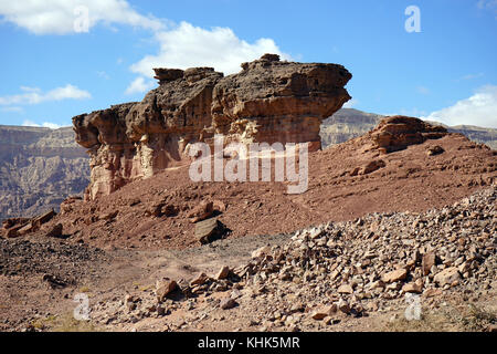 Colore rosso formazioni rocciose nel parco di Timna, Israele Foto Stock