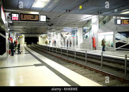 La nuova linea Benrather Metropolitana Linea a Dusseldorf, NRW in Germania Foto Stock