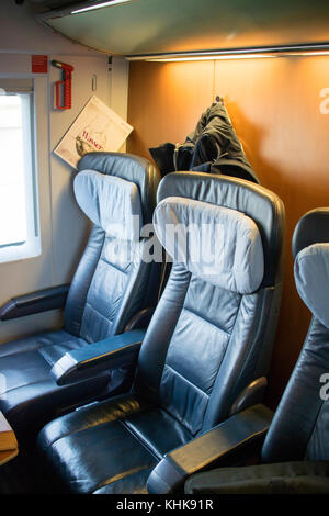 Cabina interna del tedesco ICE il treno ad alta velocità Foto Stock