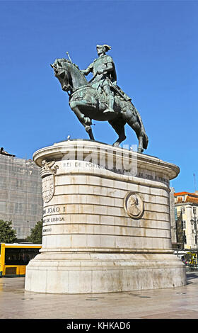 Immagine hdr della statua equestre del re Dom joao i, situato in piazza figueira a Lisbona, Portogallo. Foto Stock