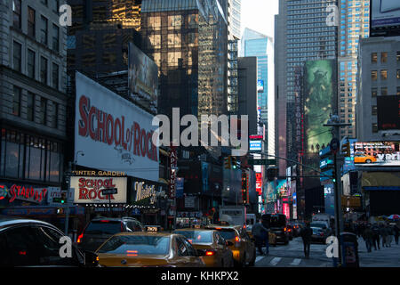 Broadway New York traffico da times square Foto Stock