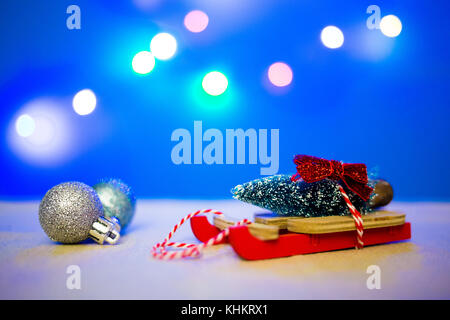 Natale a uccidere con albero di Natale sulla parte superiore Foto Stock