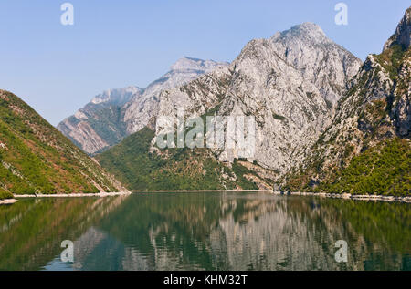 Komani lago in Albania Foto Stock