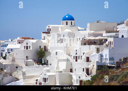 Vista sul villaggio di Oia, isola di Santorini, Cicladi, Egeo, Grecia Foto Stock