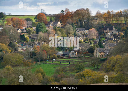 Snowshill villaggio nel tardo autunno. Snowshill, Cotswolds, Gloucestershire, Inghilterra. Foto Stock