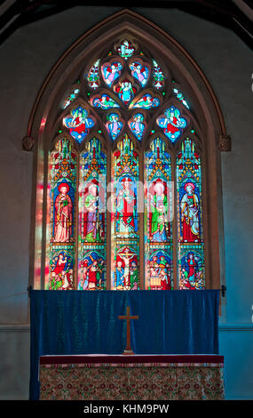 Vetrata di St Edward chiesa, Stow on the Wold, Gloucestershire, Cotswolds, Inghilterra Foto Stock