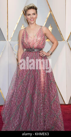 HOLLYWOOD, CA - FEBBRAIO 26: Scarlett Johansson partecipa al 89° Annual Academy Awards all'Hollywood & Highland Center il 26 febbraio 2017 a Hollywood, California People: Scarlett Johansson Transmission Ref: MNC Foto Stock