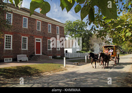 Il cavallo e carrozza è stato il principale mezzo di trasporto usato dai coloni che vivevano in Williamsburg e altre prime comunità in Virginia Foto Stock