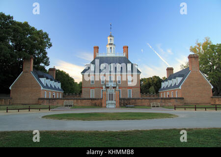 Il Palazzo del Governatore di Williamsburg, ricostruita nel 1930, è servito come residenza ufficiale della Royal governatori della colonia della Virginia Foto Stock