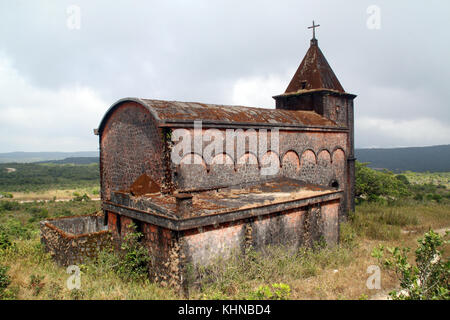 Francese antico della chiesa cattolica in bokor, Cambogia Foto Stock