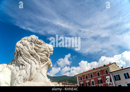 Leone in marmo statua, massa, Toscana, Italia Foto Stock