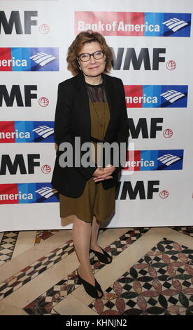 La 28a cerimonia annuale del Courage in Journalism Awards della International Women’s Media Foundation in onore di Andrea Mitchell, Deborah Amos, Saniya Toiken, Hadeel al-Yamani, tenutasi a Cipriani 42nd Street con: Deborah Amos Where: New York, New York, Stati Uniti quando: 18 ottobre 2017 Credit: Derrick Salters/WENN.com Foto Stock