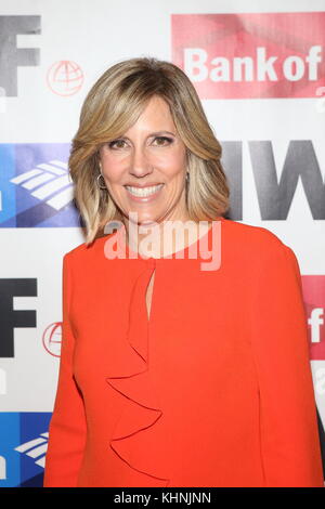 La 28a cerimonia annuale del Courage in Journalism Awards della International Women’s Media Foundation in onore di Andrea Mitchell, Deborah Amos, Saniya Toiken, Hadeel al-Yamani tenutasi a Cipriani 42nd Street con: Poppy Harlow Where: New York, New York, Stati Uniti quando: 18 ottobre 2017 Credit: Derrick Salters/WENN.com Foto Stock