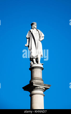 Il controverso Christopher Columbus statua in Columbus Circle a New York City Foto Stock