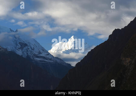 Ganesh himal bastoni fuori di testa della valle tsum, Nepal Foto Stock