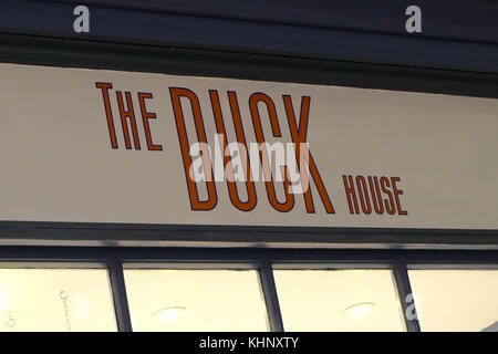 The Duck House in Meeting House Lane Brighton che vende solo centinaia di diverse anatre di gomma. Foto Stock