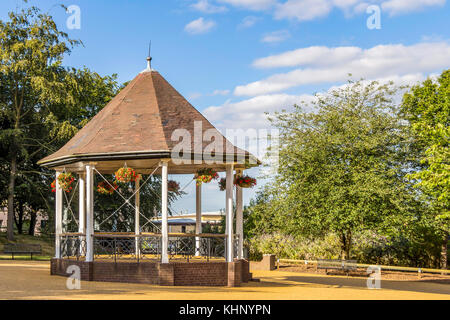 Stand a Telford Park, Telford, Shropshire. L'immagine è stata scattata il 15 luglio 2014 in una giornata di sole. Foto Stock