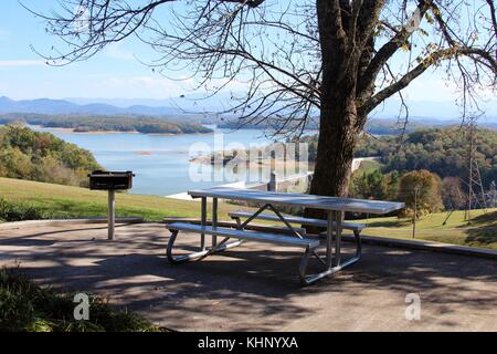 Una giornata al lago di douglas snd dam in Tennessee dell'est. Foto Stock