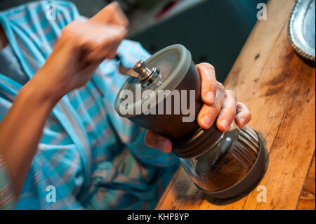Mano HARIO Coffee Mill Foto Stock