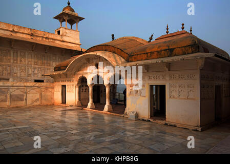 Il padiglione dorato in fort di Agra Foto Stock