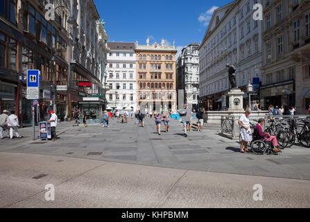 Graben nella città di Vienna, Austria, famosa zona pedonale di via dello shopping nel centro della città, primo distretto Foto Stock