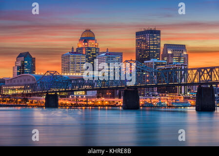 Louisville, Kentucky, Stati Uniti d'America skyline sul fiume. Foto Stock