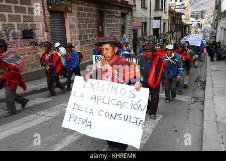 Membri della CONAMAQ highland popoli indigeni europea protesta contro i piani del governo per la costruzione di una strada attraverso la regione TIPNIS, La Paz, Bolivia Foto Stock