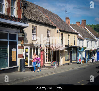 Negozi in long street, Wotton-under-Edge, Gloucestershire, Regno Unito Foto Stock