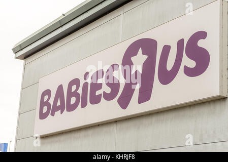 Northampton, Regno Unito - Ott 26, 2017: vista del logo babiesrus in Nene Valley retail park. Foto Stock