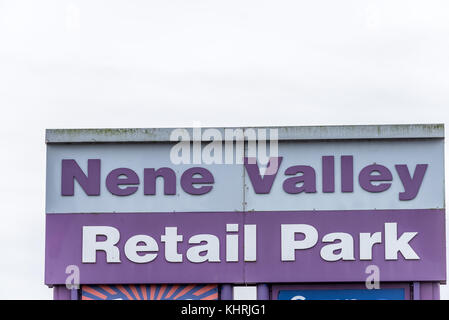 Northampton, Regno Unito - Ott 26, 2017: vista di Nene Valley retail park segno. Foto Stock