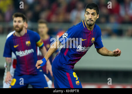 Pireo, Grecia - 31 Ottobre 2017: il giocatore di Barcellona Luis Suarez durante la UEFA Champions League tra Olympiacos vs FC Barcellona a Georgi Foto Stock