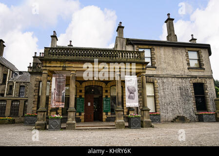 Lotherton Hall è una bella casa di campagna vicino a Leeds in West Yorkshire che non è National Trust Foto Stock