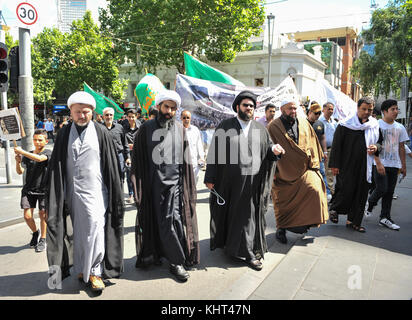 Melbourne, Australia. Xix nov, 2017. musulmani sciiti lutto partecipano in marzo durante una processione religiosa a melbourne domenica 19 novembre, 2017 chehlum (quarantesimo giorno) del martirio di imam hussain (a.s) il nipote del Profeta Mohammad a Melbourne. Credito: mirza .m. hassan/Pacific press/alamy live news Foto Stock