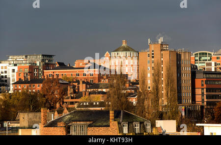 La mattina presto luce sulla città di NOTTINGHAM, NOTTINGHAMSHIRE REGNO UNITO Inghilterra Foto Stock