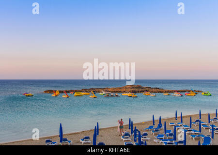 Fig Tree Bay, Protaras, Cipro. 13 giugno 2017. Credito: Tove Larsen/Alamy Foto Stock