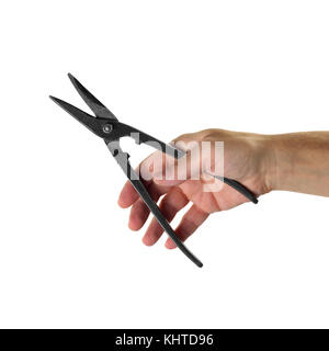 Oggetti mani strumento di azione - cesoie a mano le forbici per il taglio di una lamina di metallo lavoratore isolato a mano sullo sfondo bianco. Foto Stock