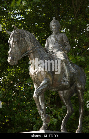 Regno Unito, Inghilterra, Norfolk, Thetford, Butten Isola, statua equestre di ultimo re del Punjab, Maharajah Duleep Singh di Denise Dutton Foto Stock