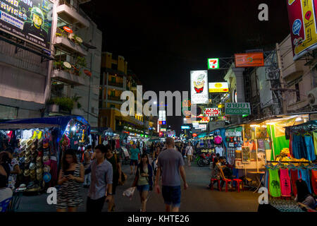 Khao San Road di Bangkok, Tailandia Foto Stock