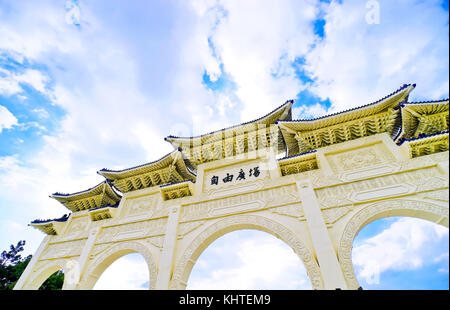 Archi presso piazza liberty in Taipei, Taiwan. Foto Stock