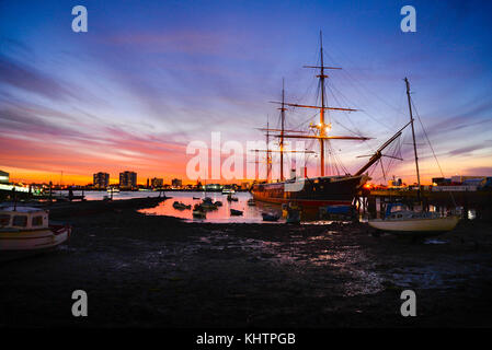 HMS Warrior il primo corazzato, ferro-private del picciolo navi da guerra Foto Stock