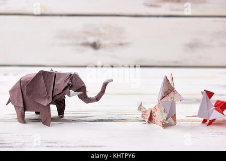 Esposizione di origami modelli animali Foto Stock